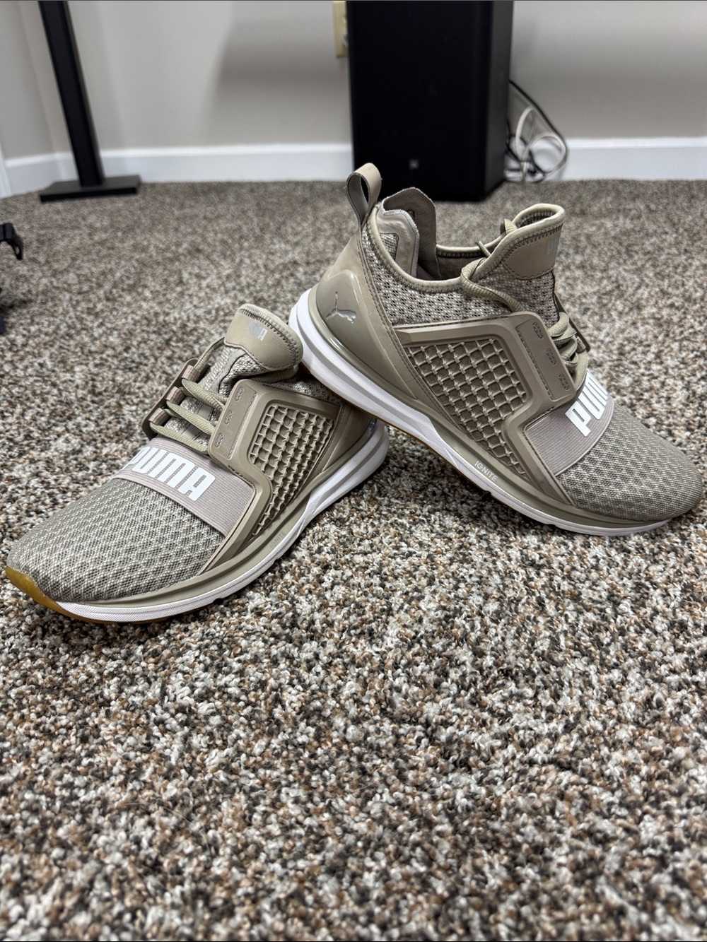 Puma Men’s IGNITE Size 8.5 Beige/Tan Trainer Sneakers